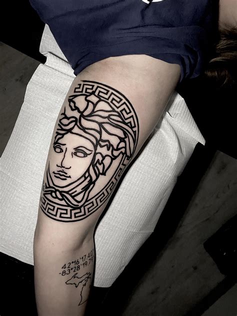 tatuaje medusa versace|cute medusa tattoos.